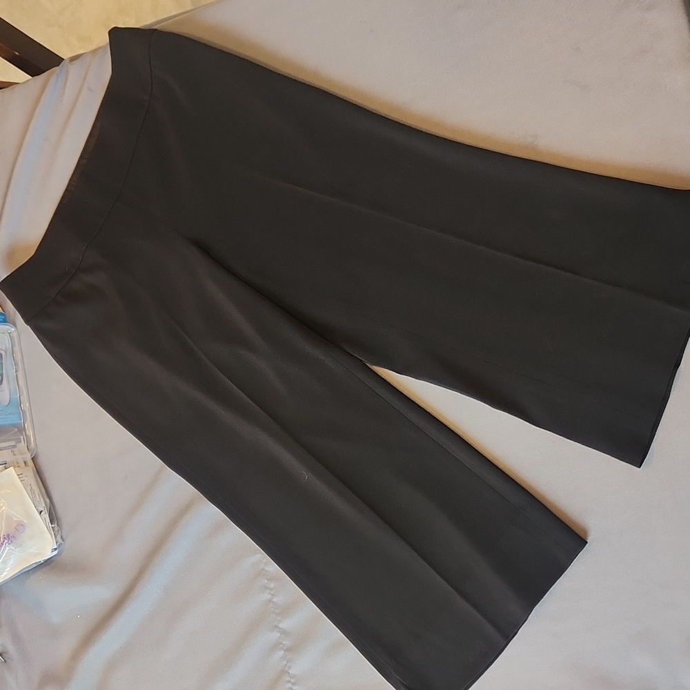 White House Black Market, capri, pull on, side zipper, flat front, black, slit